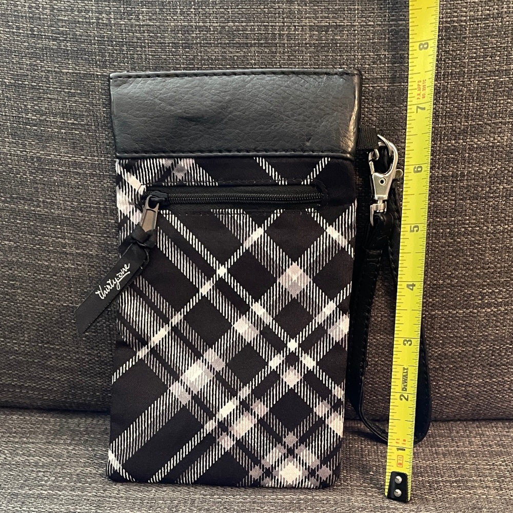 NEW, NEVER USED thirty-one Pinch Top Wristlet
